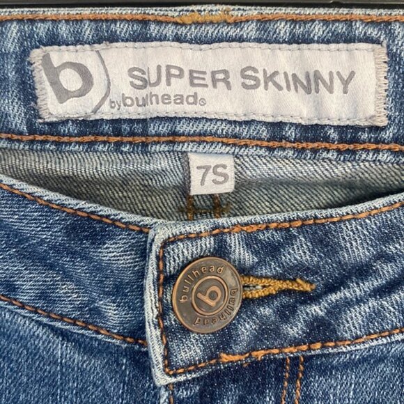 Bullhead Medium Wash Super Skinny Jeans Size 7 - Picture 4 of 5